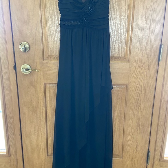 Formal Dress - Picture 3 of 3